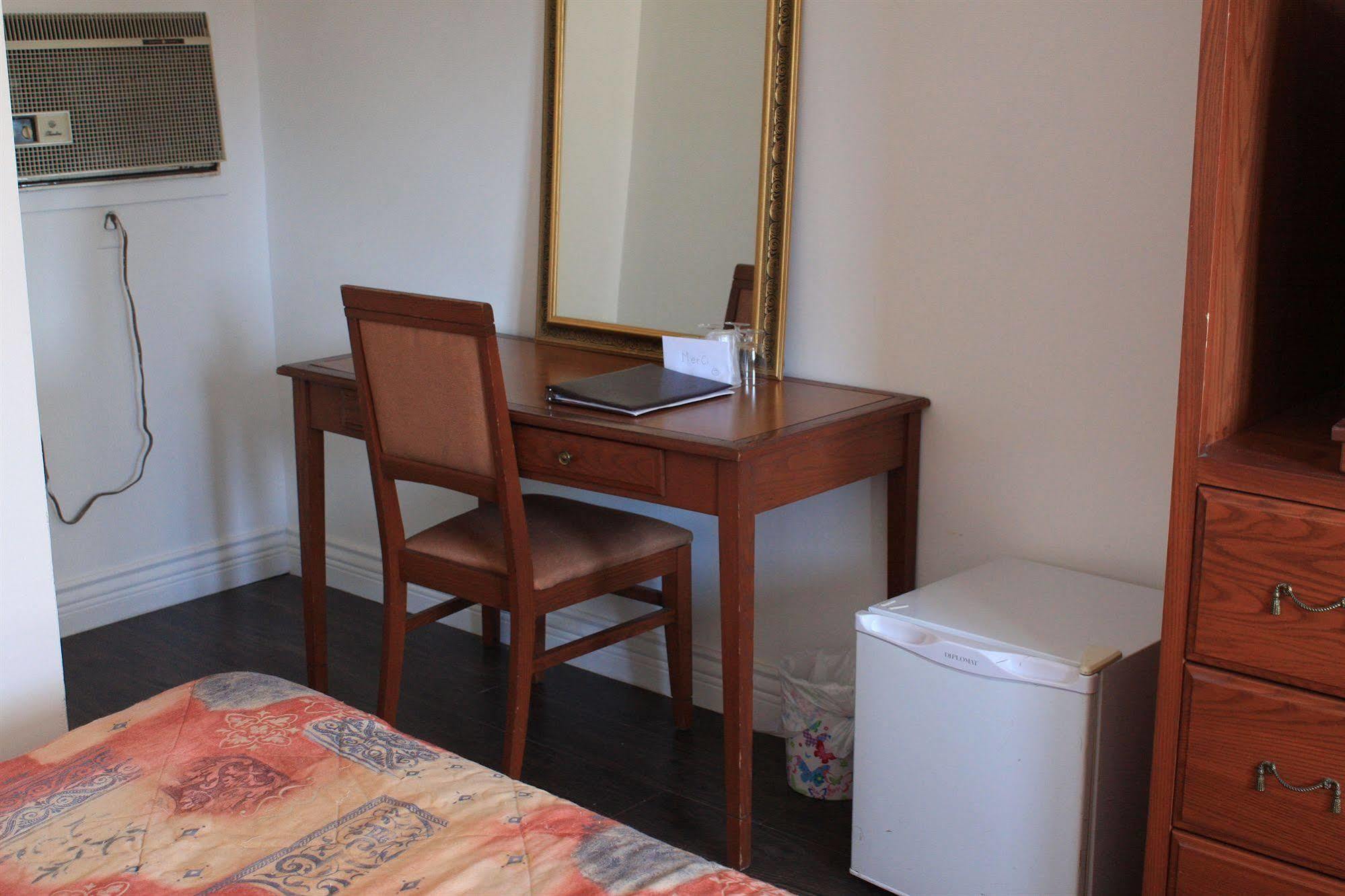 Grand Motel Saint-Hubert ลองกัยล์ ภายนอก รูปภาพ