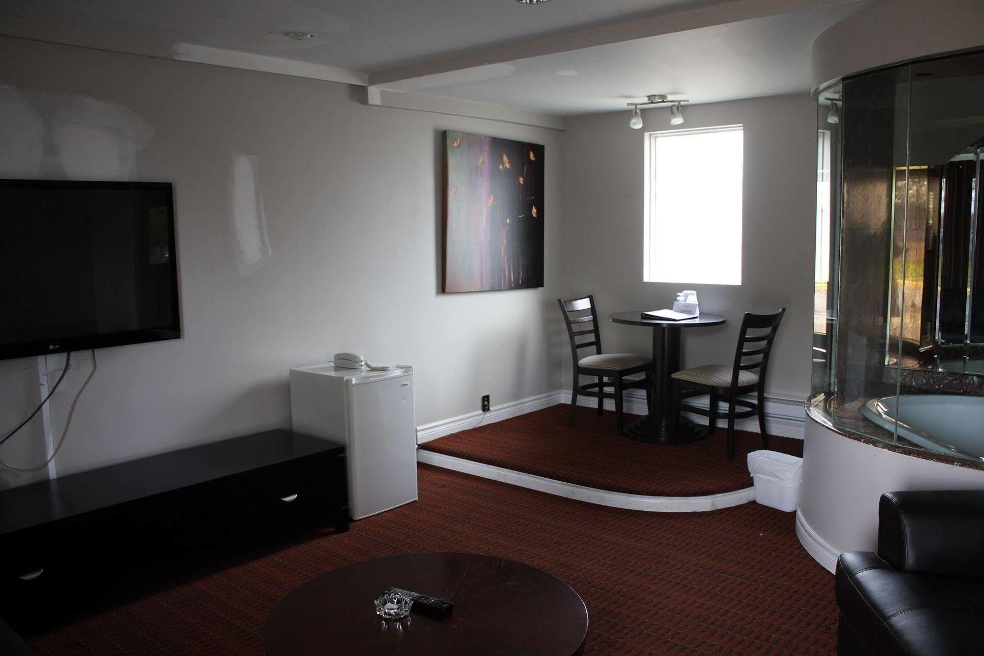 Grand Motel Saint-Hubert ลองกัยล์ ภายนอก รูปภาพ