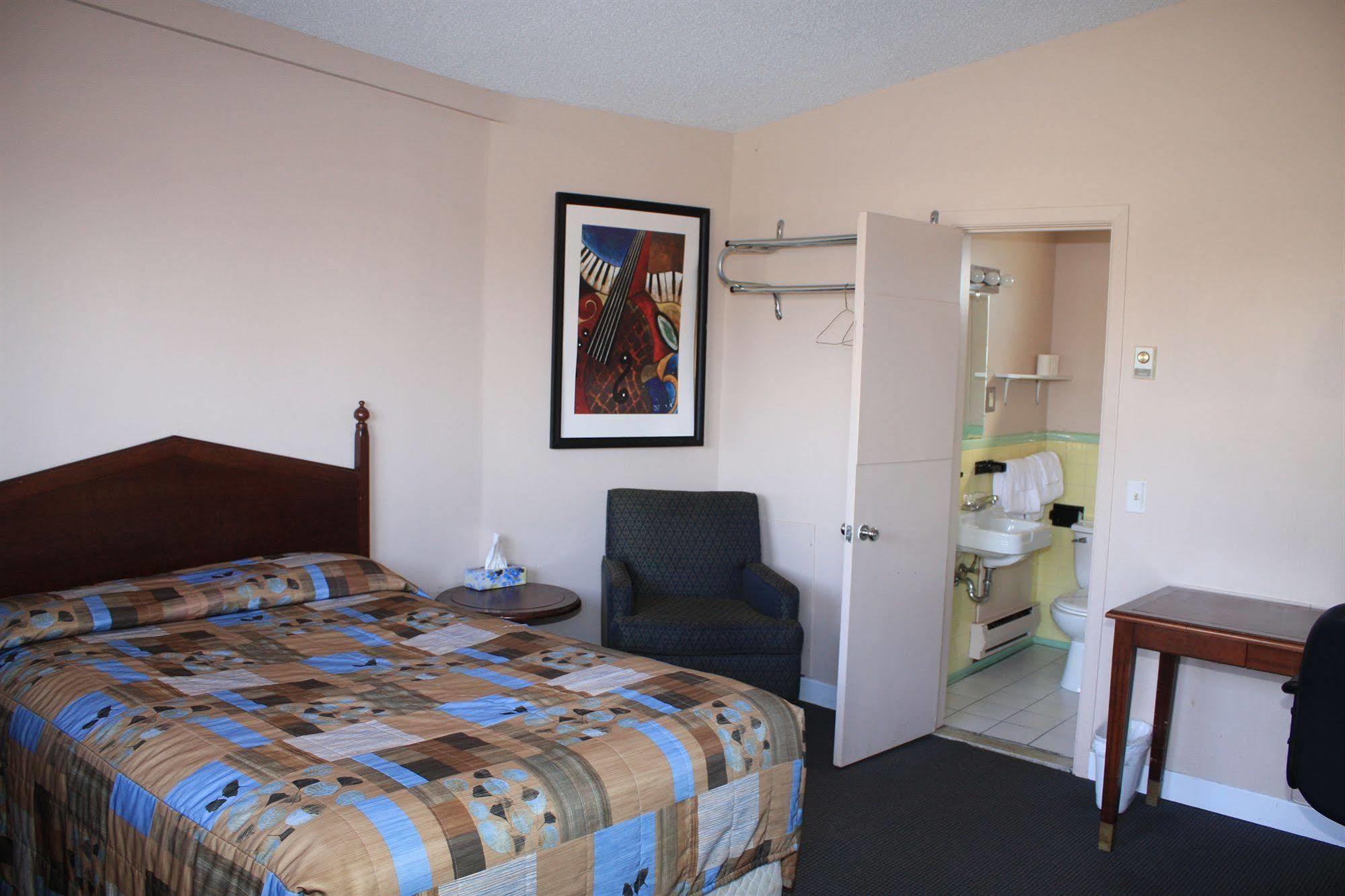 Grand Motel Saint-Hubert ลองกัยล์ ภายนอก รูปภาพ