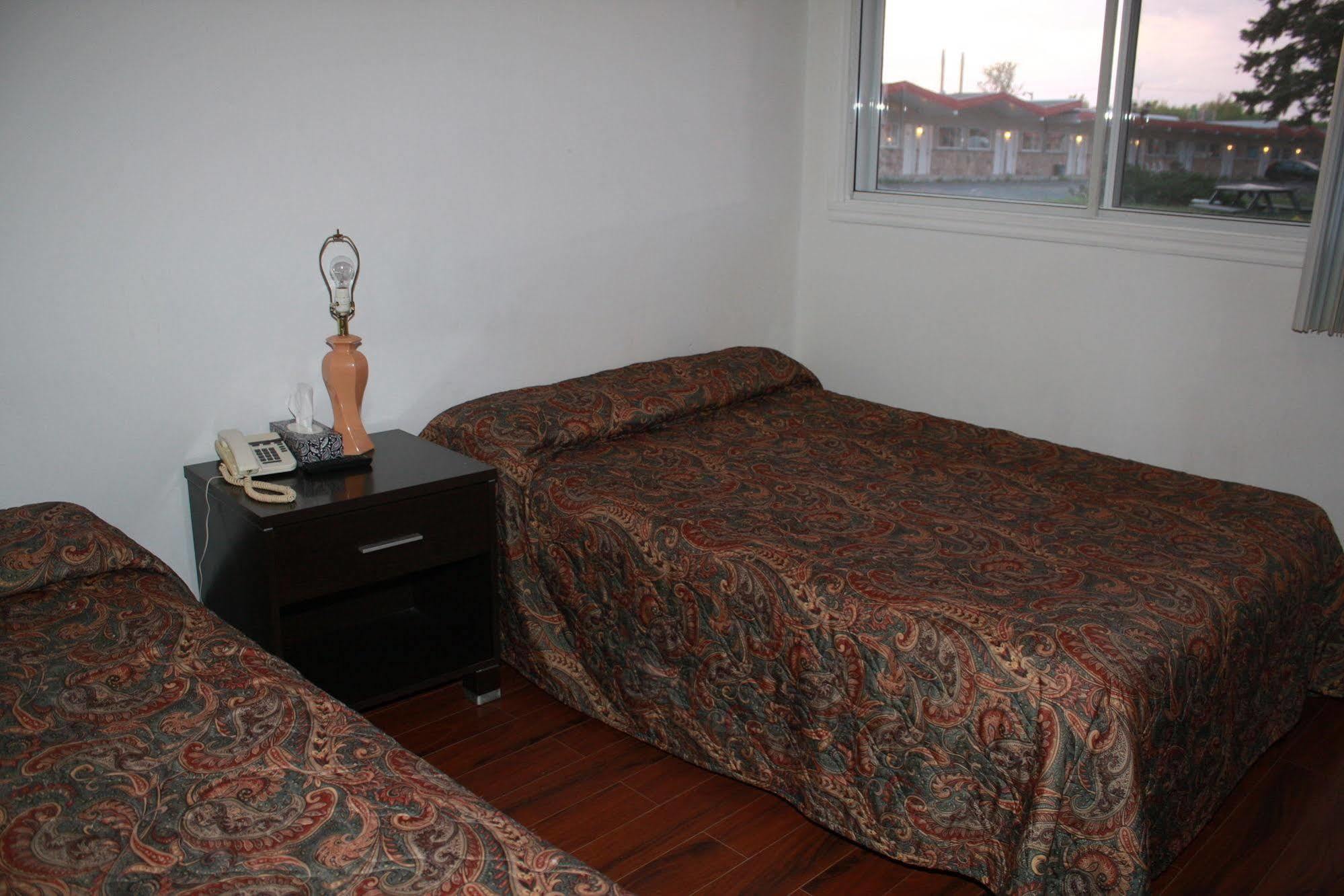Grand Motel Saint-Hubert ลองกัยล์ ภายนอก รูปภาพ